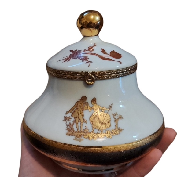 Imperia Limoges Porcelain Trinket Box with 22k Gold Platinum Embellishments - Picture 1 of 6